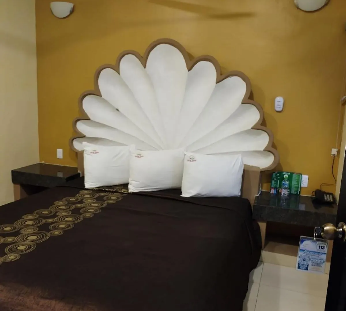 Hotel Oasis マサトラン カプセルホテル